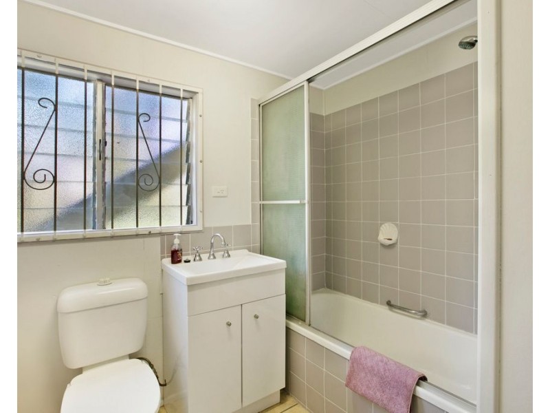 48 Roseberry Parade, Wynnum West QLD 4178