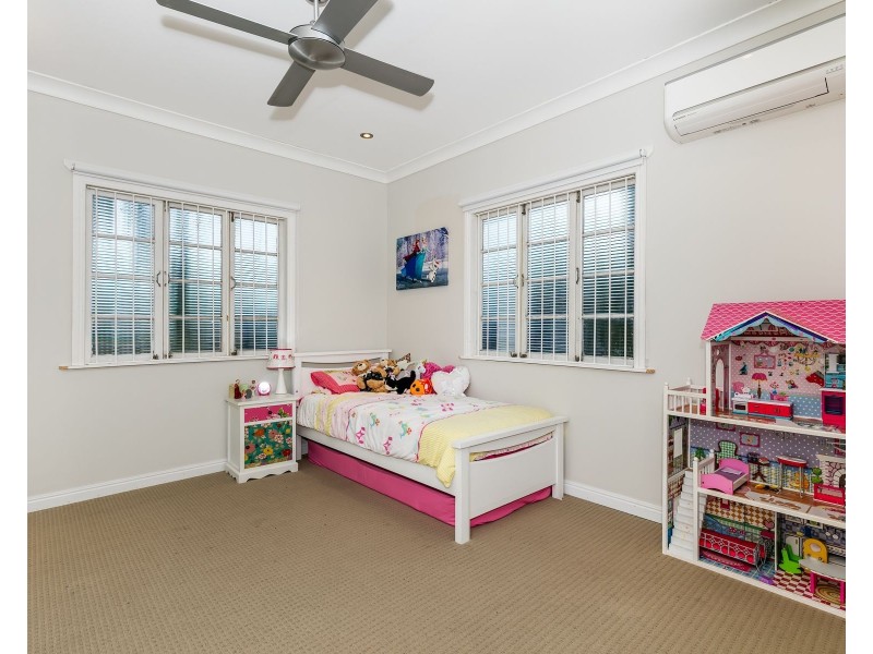 71 Bernecker Street, Carina QLD 4152