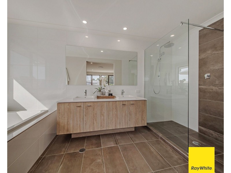 10 (Lot 10) Majestic Crescent, Hemmant QLD 4174