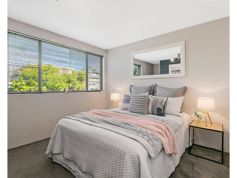 1/72 Kitchener Street, Coorparoo QLD 4151