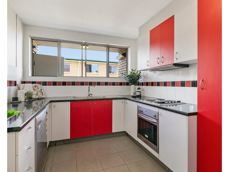 1/72 Kitchener Street, Coorparoo QLD 4151