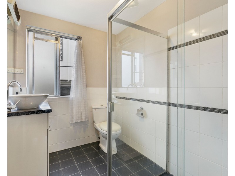 1/72 Kitchener Street, Coorparoo QLD 4151