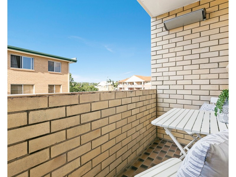 1/72 Kitchener Street, Coorparoo QLD 4151