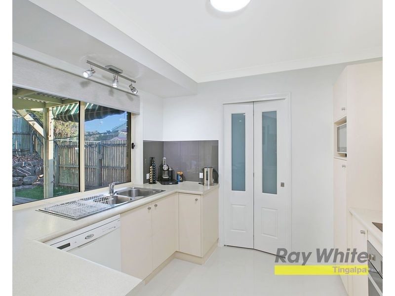 13/10 Schumann Close, Belmont QLD 4153