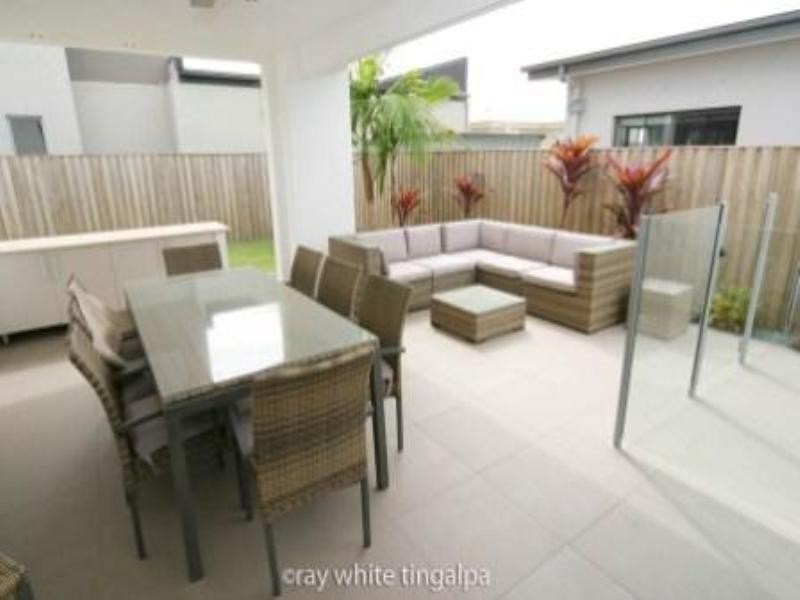 4 Red Gum Crescent, Wakerley QLD 4154