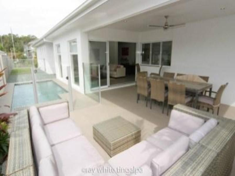 4 Red Gum Crescent, Wakerley QLD 4154