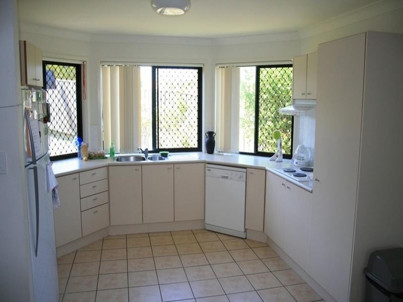 6 Kenrick Close, Wakerley QLD 4154