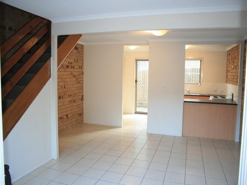 5/2 Tingi Avenue, Tanah Merah QLD 4128