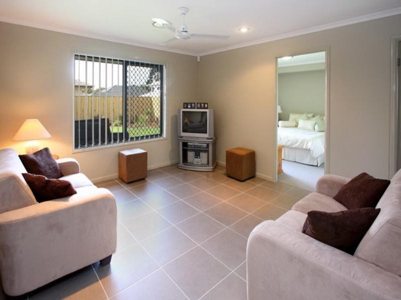 37 Sylvateere Crescent, Wakerley QLD 4154