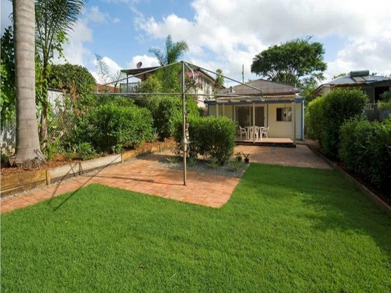 63 Blackwood Road, Manly West QLD 4179