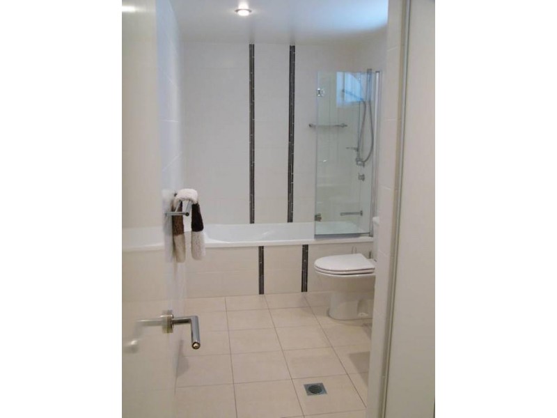 22/13 Walsh Street, Milton QLD 4064