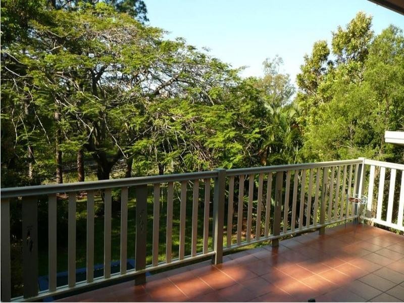 32 Bernays Road, Wynnum West QLD 4178