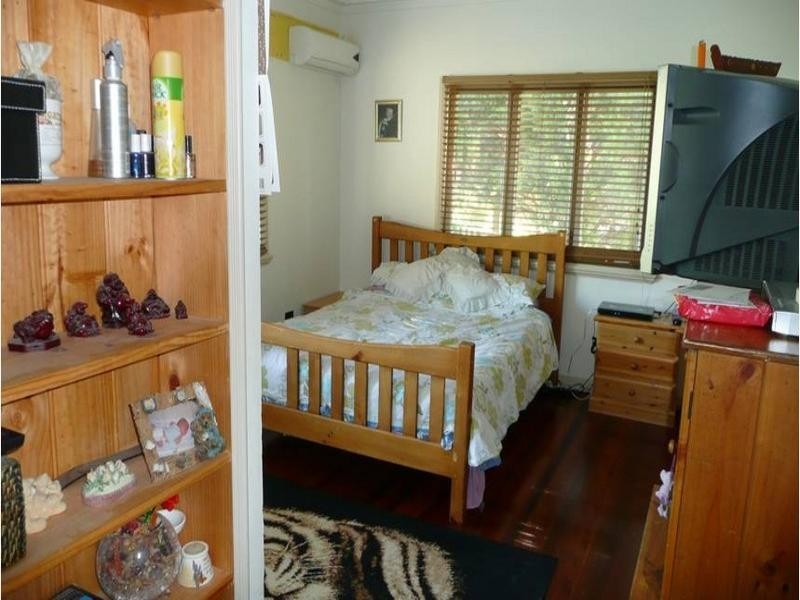 32 Bernays Road, Wynnum West QLD 4178