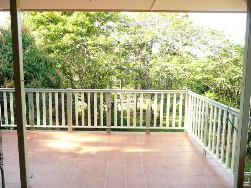 32 Bernays Road, Wynnum West QLD 4178