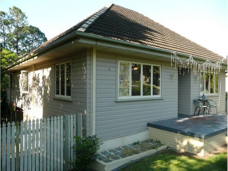 32 Bernays Road, Wynnum West QLD 4178