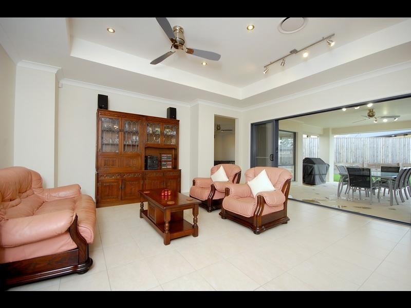 28 Gumdale Street, Wakerley QLD 4154