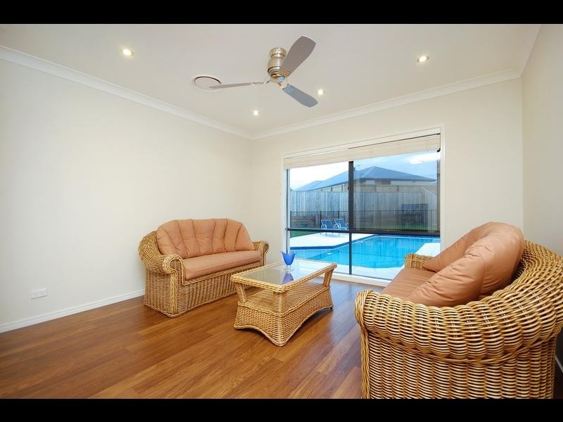 28 Gumdale Street, Wakerley QLD 4154