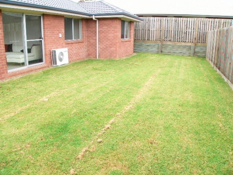 70 Matthews Way, Wakerley QLD 4154