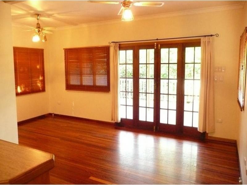 32 Bernays Road, Wynnum West QLD 4178