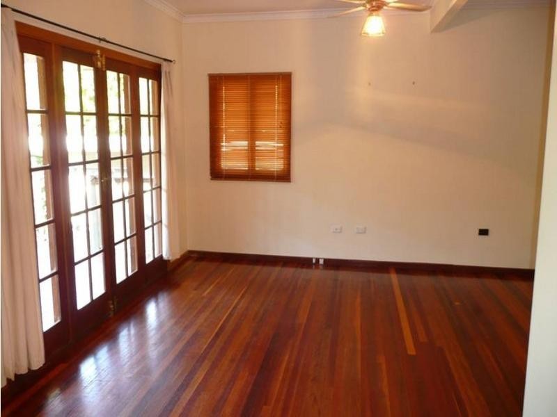 32 Bernays Road, Wynnum West QLD 4178