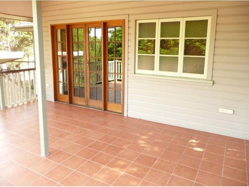 32 Bernays Road, Wynnum West QLD 4178