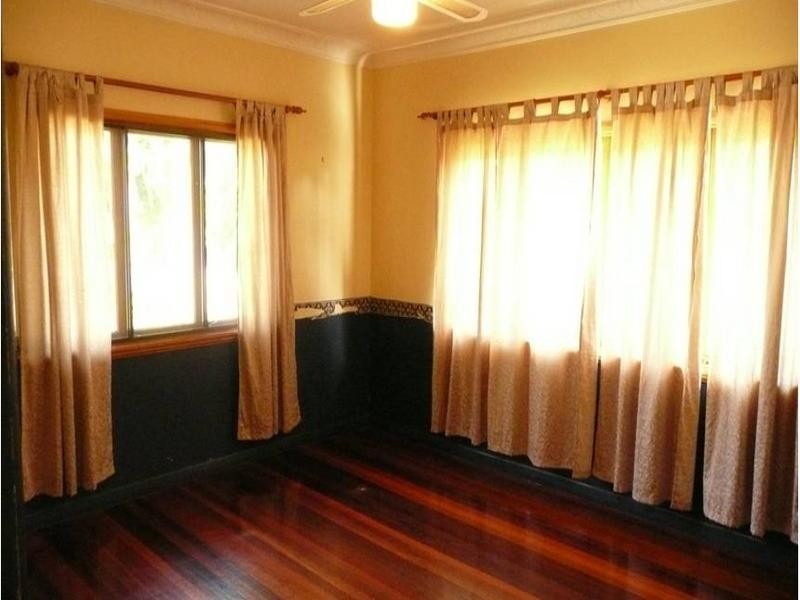32 Bernays Road, Wynnum West QLD 4178