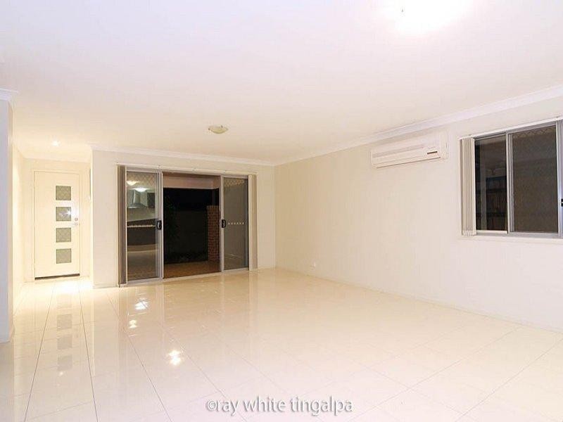 10 Rymera Cresent, Wakerley QLD 4154