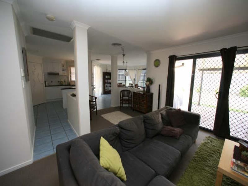 16 Lockwood Crescent, Manly West QLD 4179