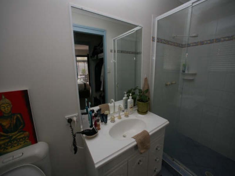 16 Lockwood Crescent, Manly West QLD 4179