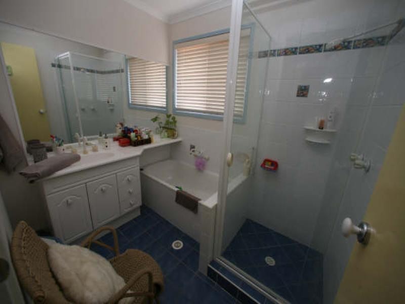 16 Lockwood Crescent, Manly West QLD 4179