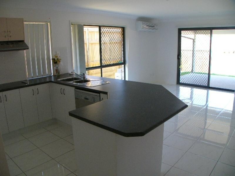 20 Jasmine Street, Wakerley QLD 4154