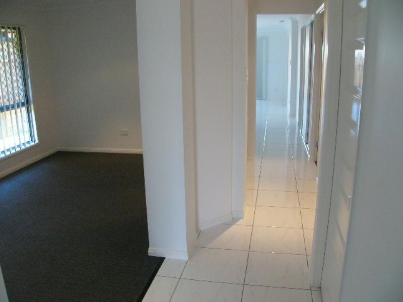 20 Jasmine Street, Wakerley QLD 4154