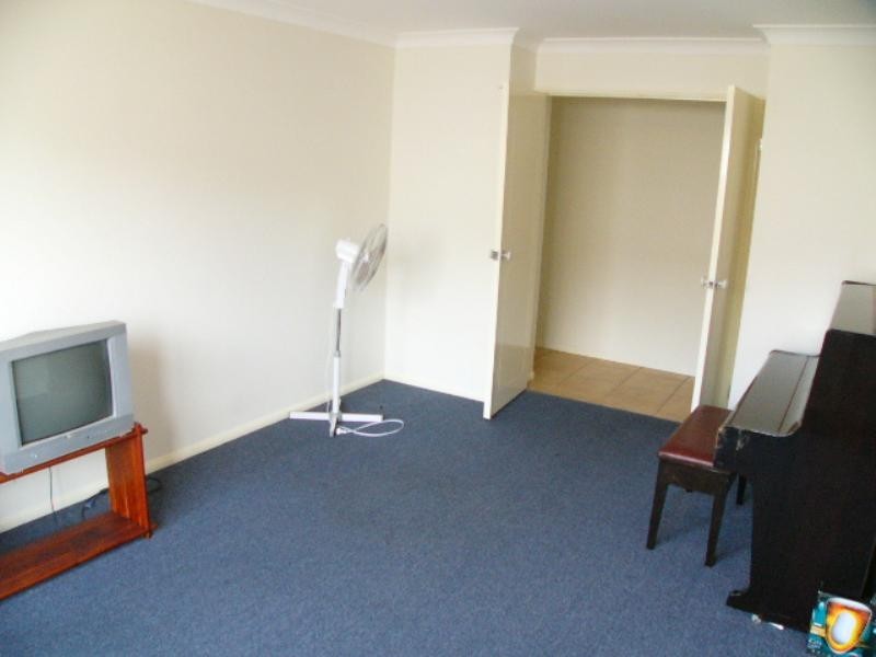 25 Lexey Crescent, Wakerley QLD 4154