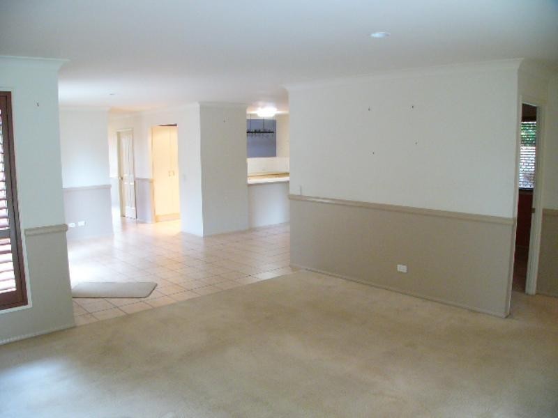 45 Matthews Way, Wakerley QLD 4154