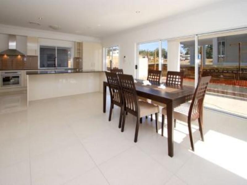 18 Talltrees Circuit, Wakerley QLD 4154