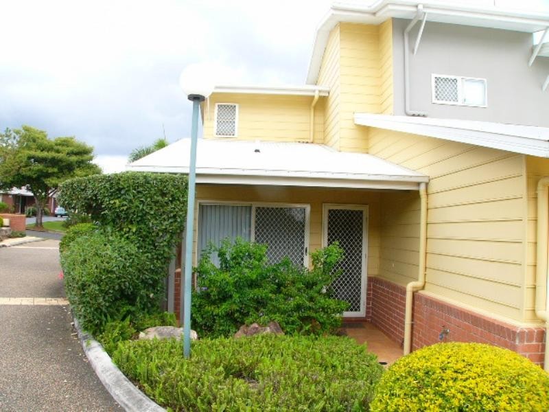 4/11 Trevally Cresent, Manly West QLD 4179