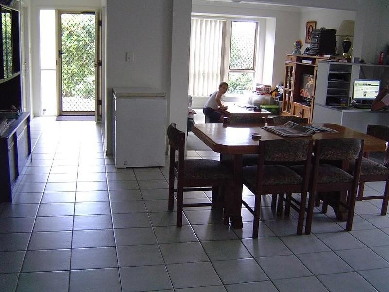 8 Phillips Place, Wakerley QLD 4154