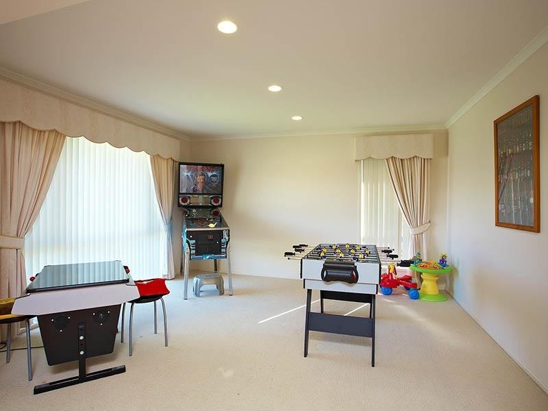 61 Underwood Street, Wakerley QLD 4154