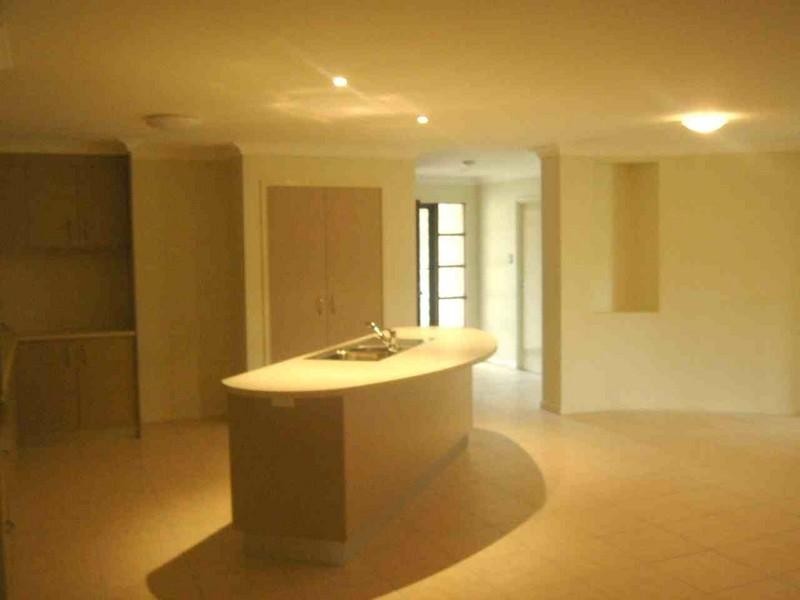 27 Williams Street, Wakerley QLD 4154