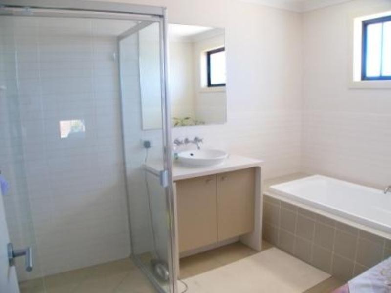 16 Hillcroft Place, Belmont QLD 4153