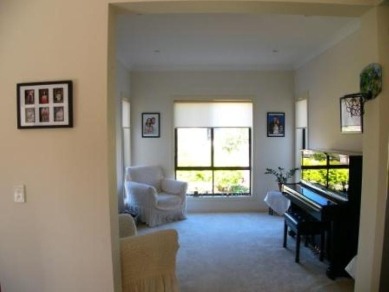 16 Hillcroft Place, Belmont QLD 4153