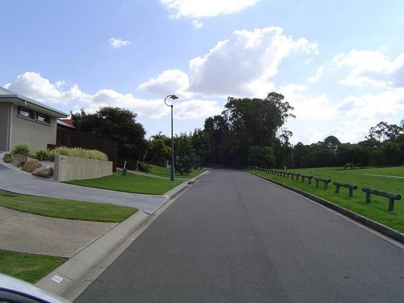 8 Phillips Place, Wakerley QLD 4154