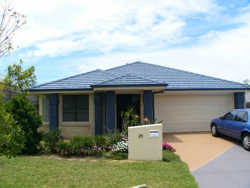 25 Lexey Crescent, Wakerley QLD 4154