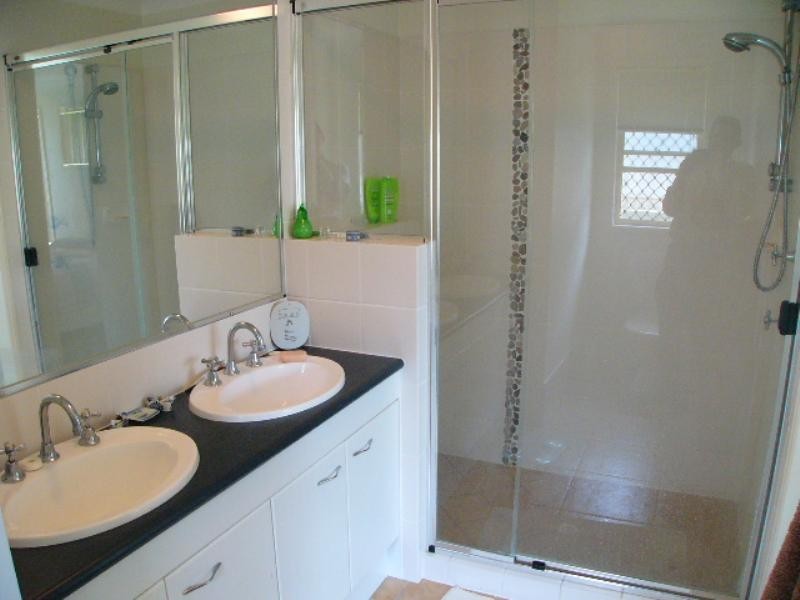 25 Lexey Crescent, Wakerley QLD 4154