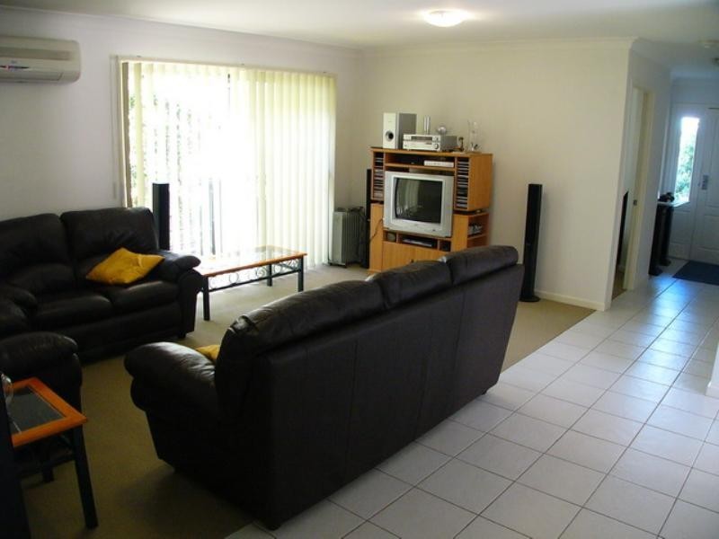 9 Lexey Crescent, Wakerley QLD 4154