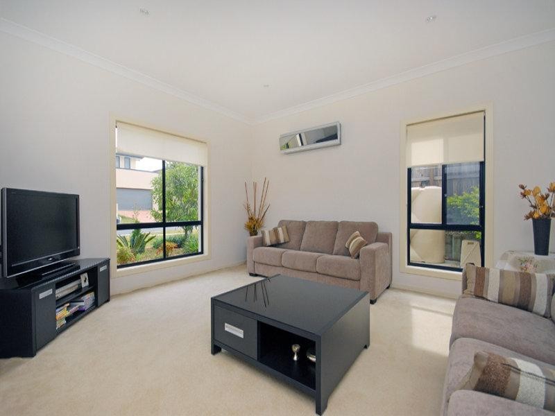 16 Hillcroft Place, Belmont QLD 4153