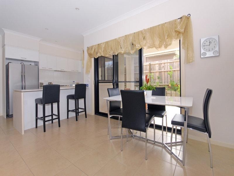 16 Hillcroft Place, Belmont QLD 4153