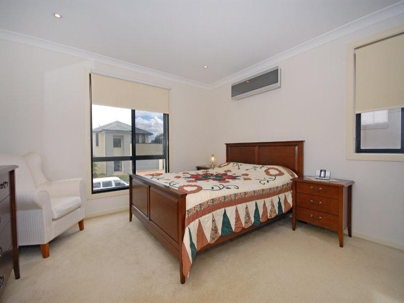 16 Hillcroft Place, Belmont QLD 4153