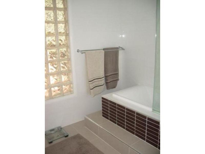 21 Strahan Street, Belmont QLD 4153