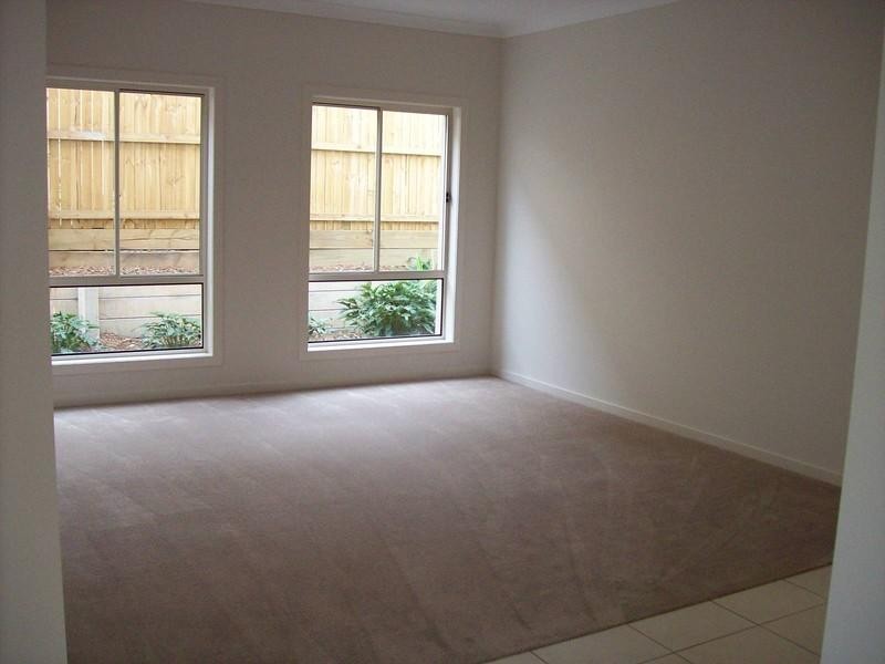 27 Hillcroft Place, Belmont QLD 4153